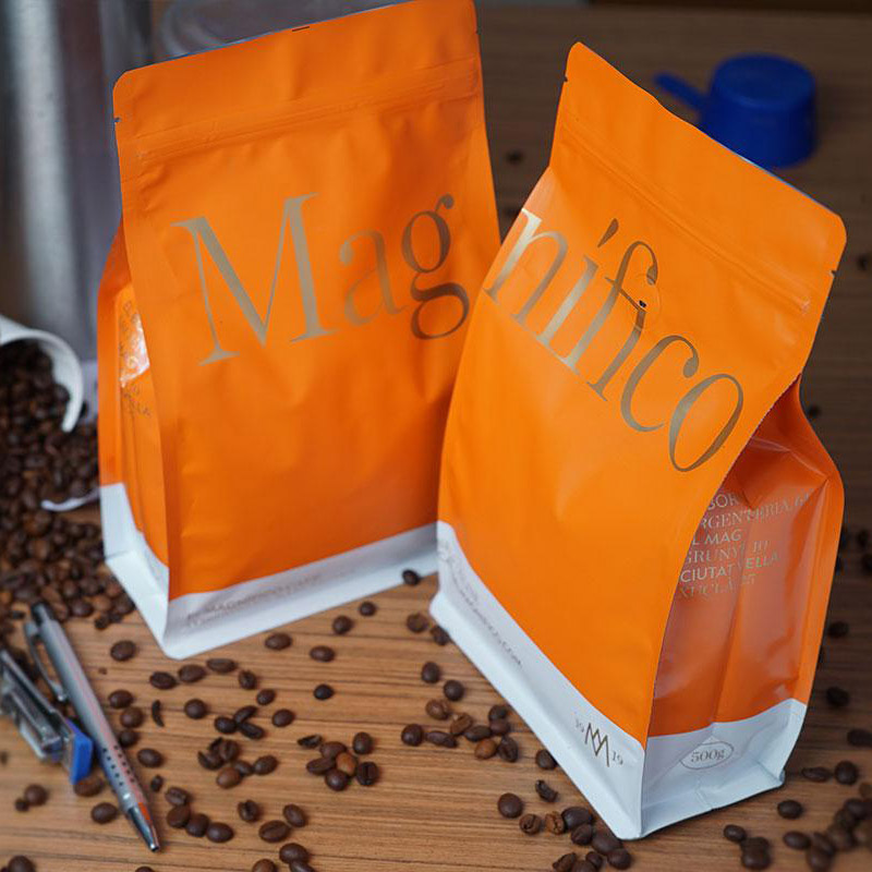 Borsa con cerniera a soffietto laterale caffè con finitura opaca